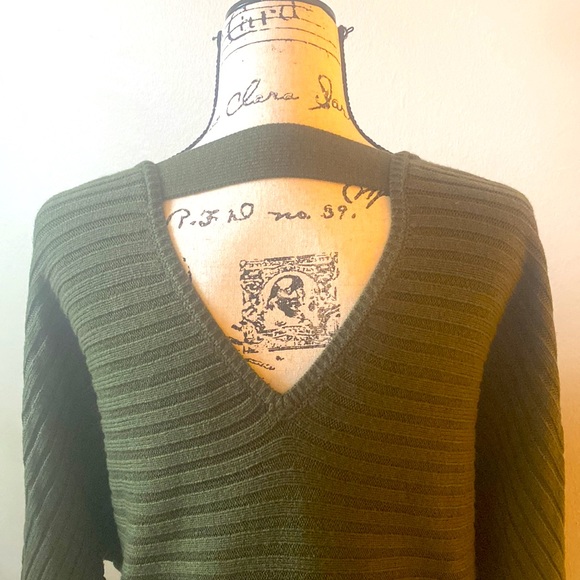 NY&Co Oversized Open Bar back Sweater - Picture 4 of 9
